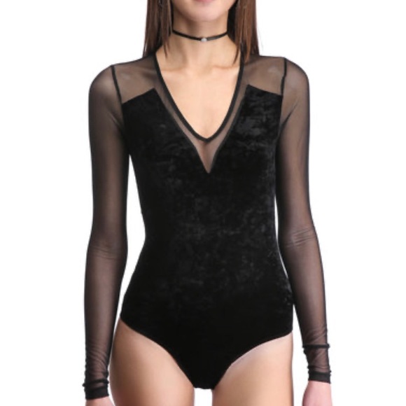 NWT BCBGeneration Black Dive Deep V Bodysuit Small - Picture 2 of 4